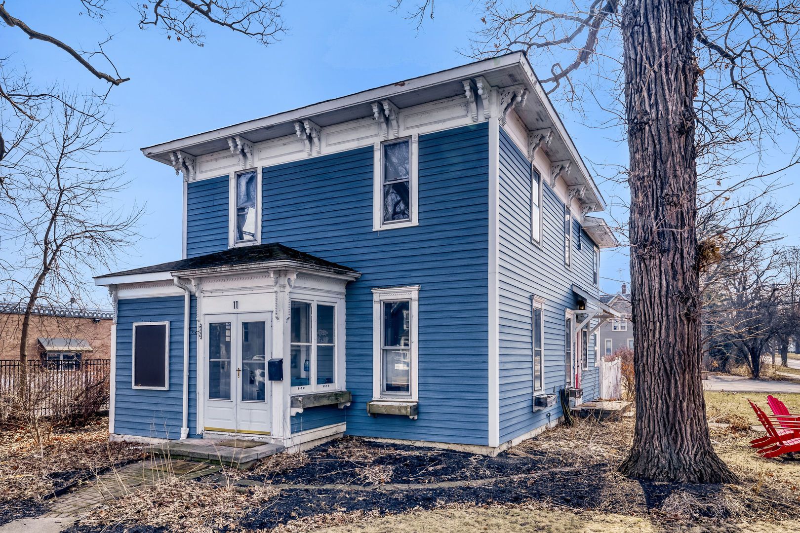 11 S Lake Street — Grayslake, IL 60030