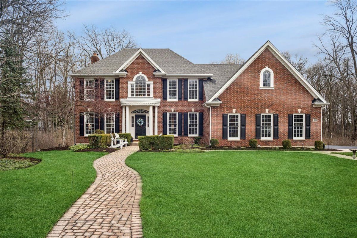 504 Oxmoor Court — St. Charles, IL 60175