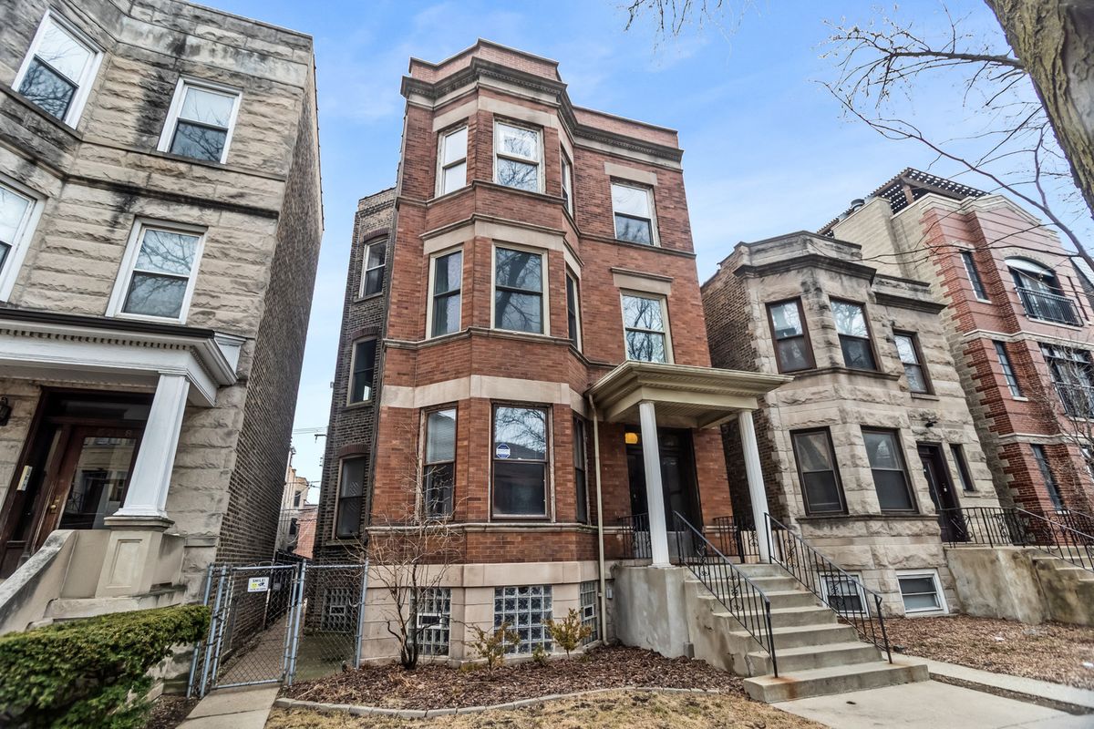 3732 Racine Avenue, Chicago, IL 60613