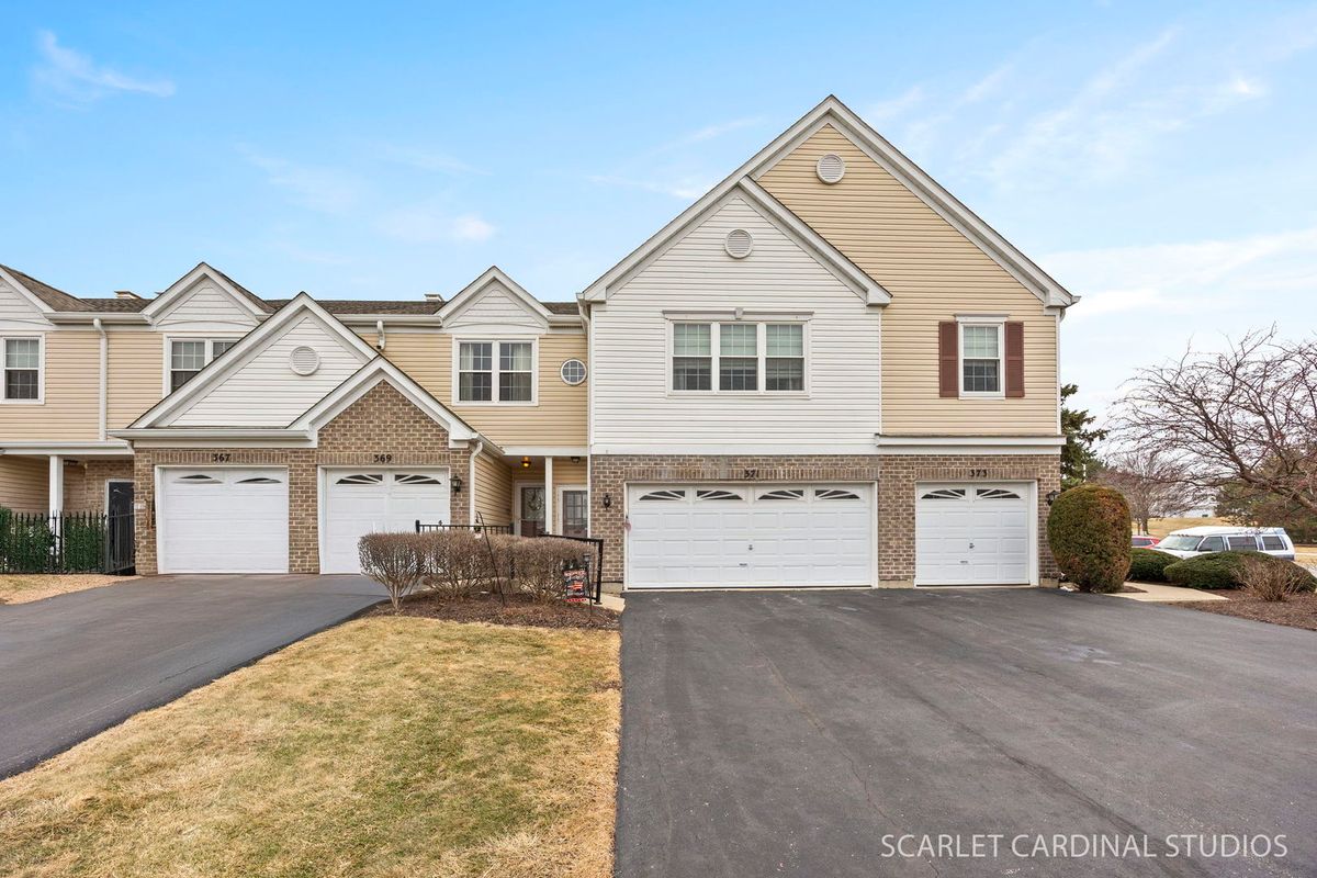 371 Gazebo Lane, Lombard, IL 60148