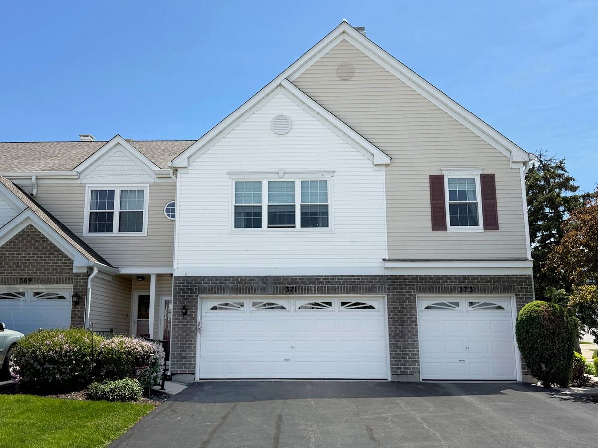 371 Gazebo Lane, Lombard, IL 60148
