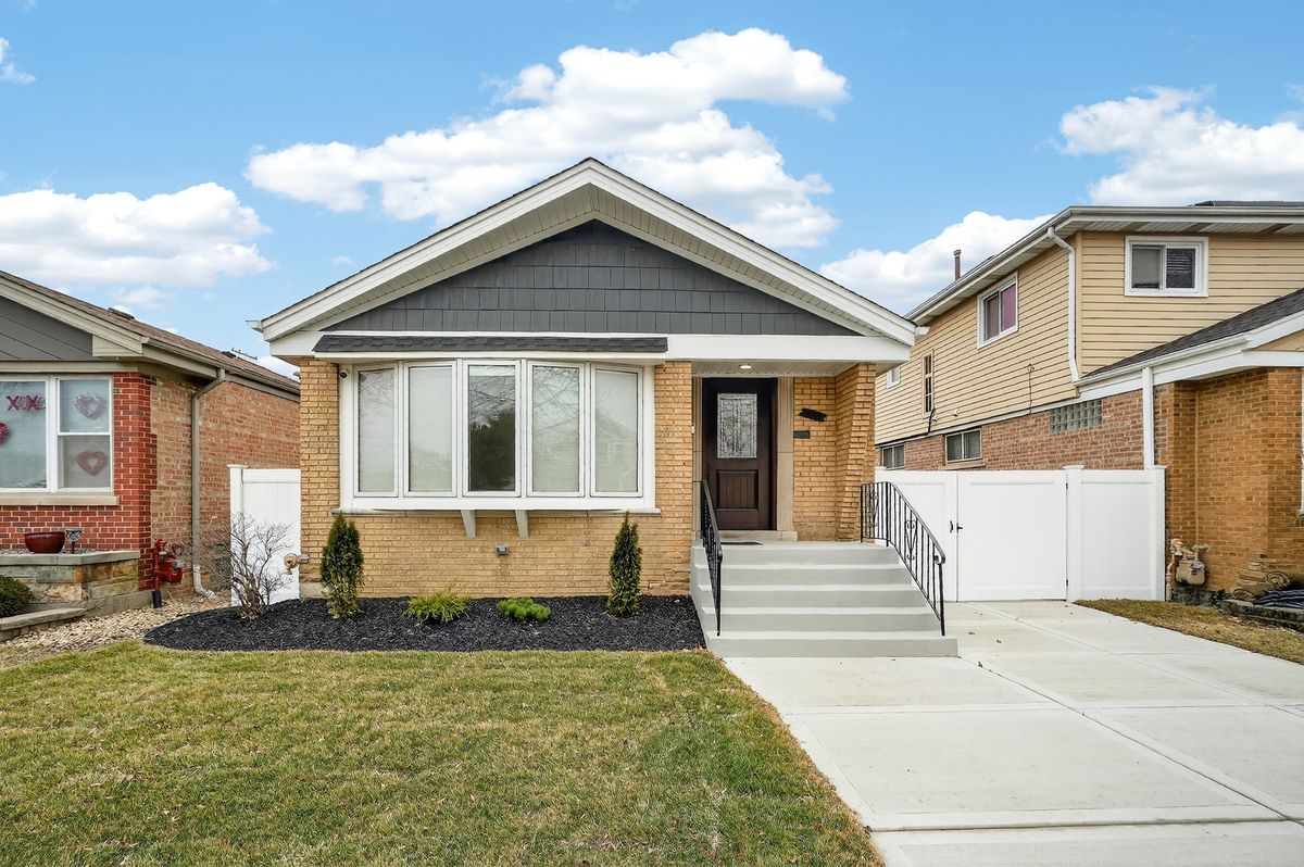 5819 Newcastle Avenue, Chicago, IL 60638