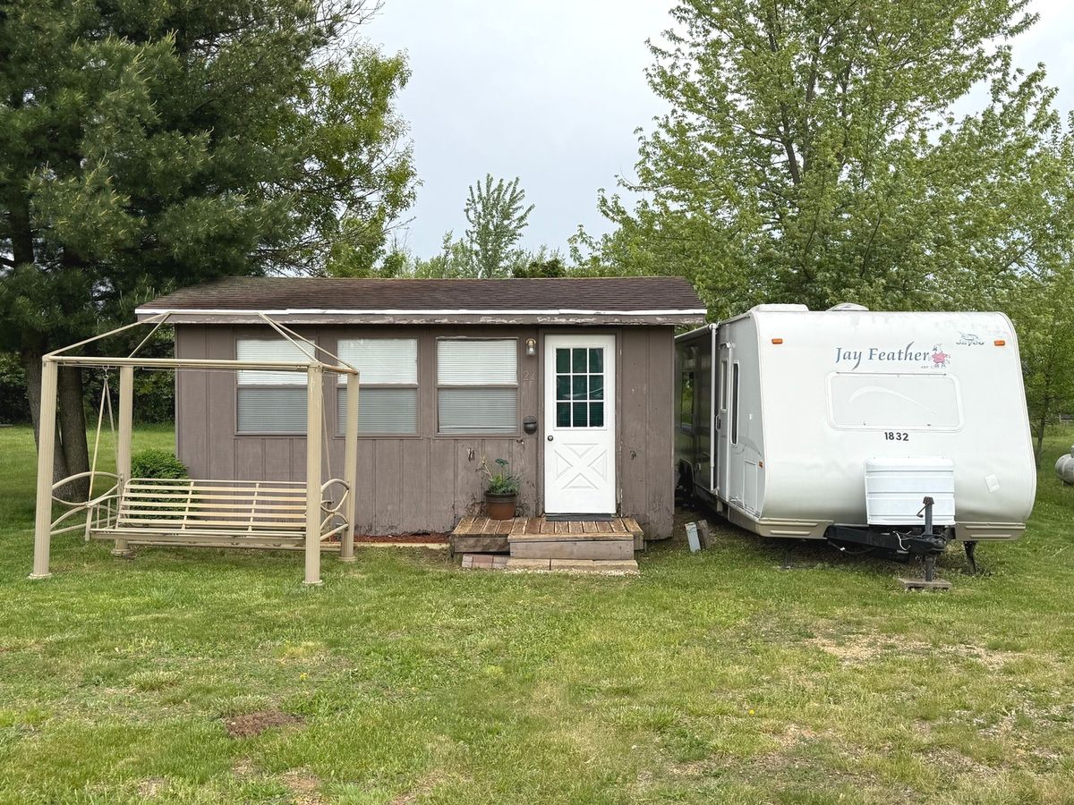 22-22 Woodhaven Lakes, Sublette, IL 61367