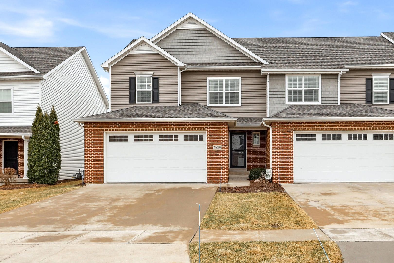 4428 Slate Creek Drive — Bettendorf, IA 52722