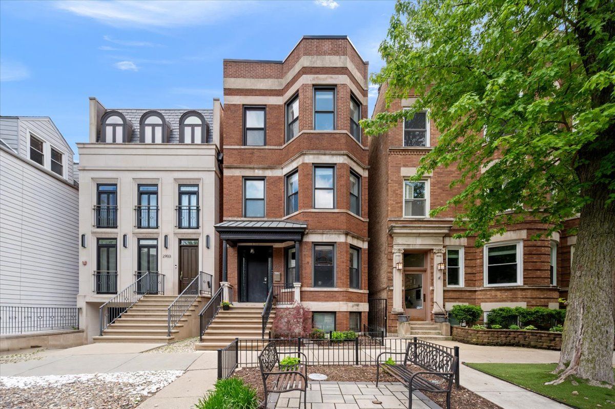 2901 N Burling Street — Chicago, IL 60657