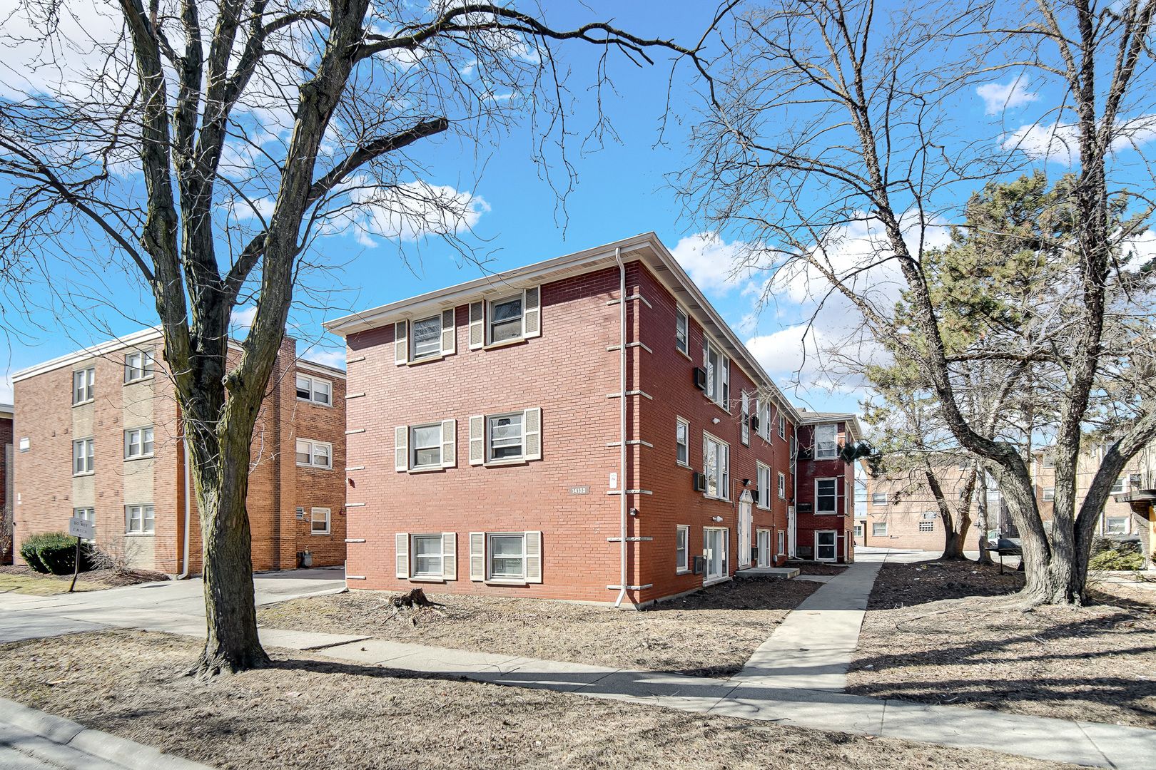14132 S School Street — Riverdale, IL 60827