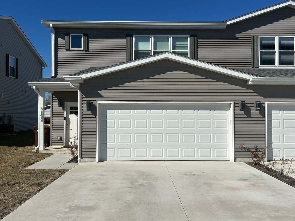 1412 8th Street, Harvard, IL 60033