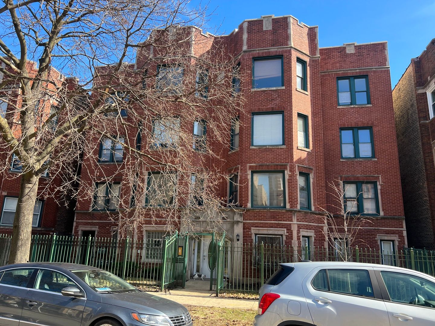 7737 S Kingston Avenue #3n — Chicago, IL 60649