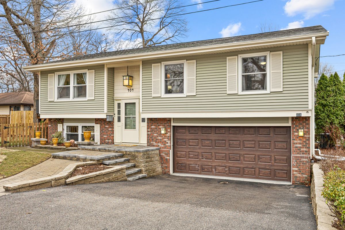 404 Woodward Avenue, Geneva, IL 60134