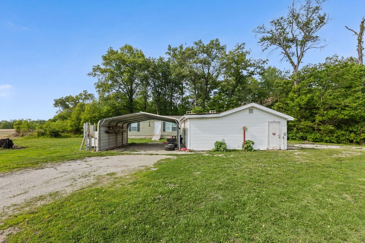 20100 Diamond Springs Road, Shattuc, IL 62231