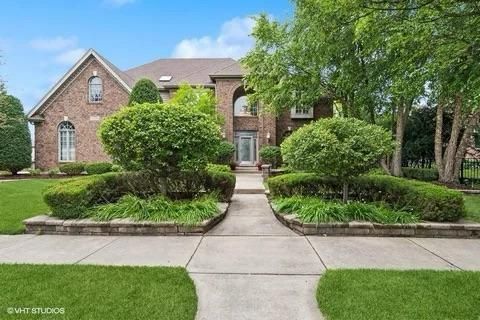 3179 Kingbird Lane — Naperville, IL 60564