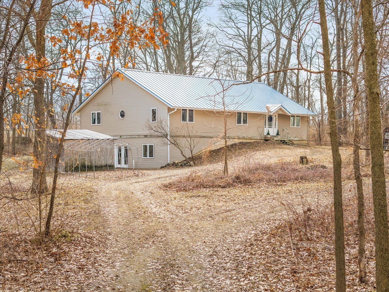 11660 Farm School Road — Durand, IL 61024
