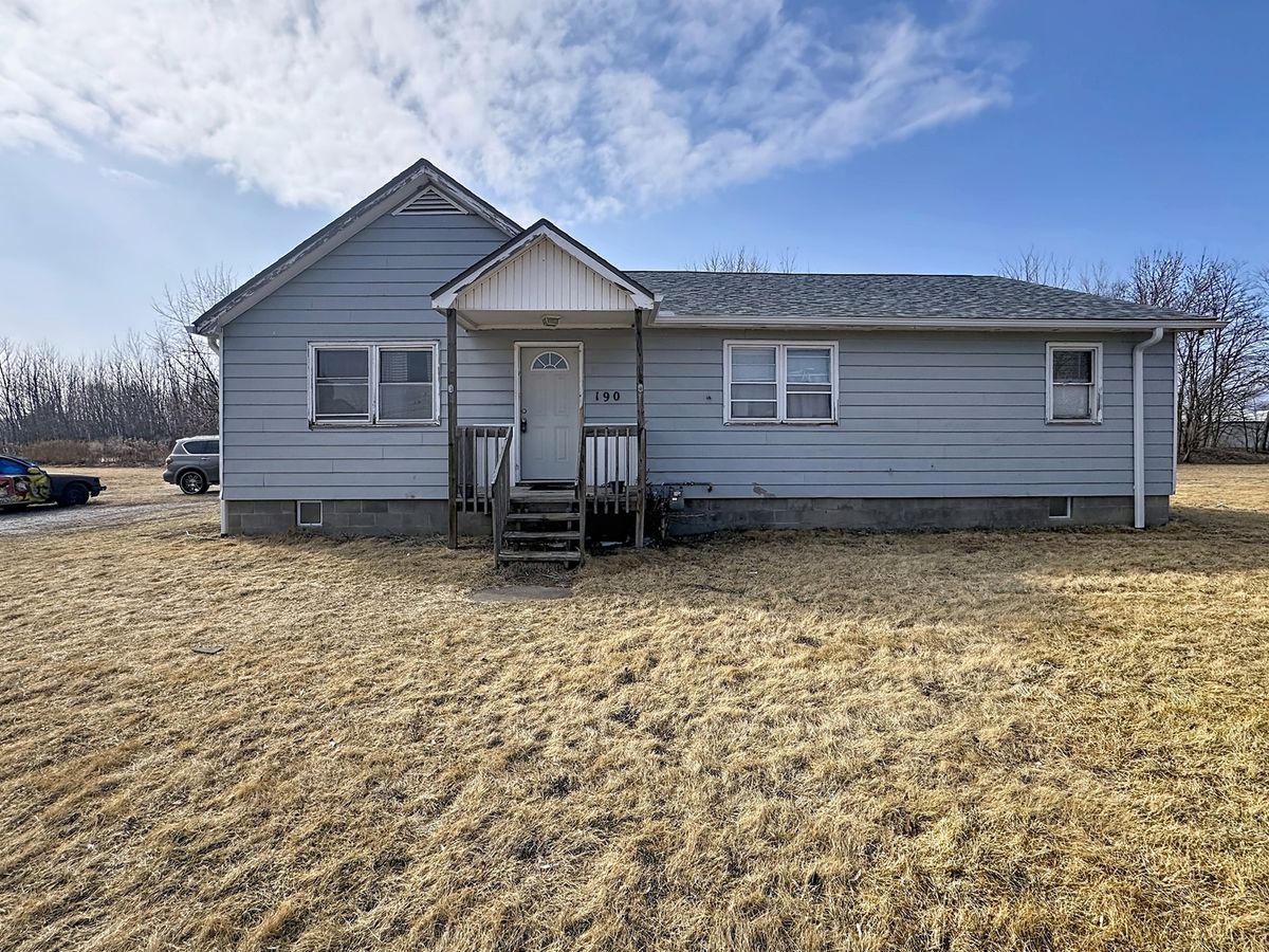 190 Sunshine Lane, Milan, IL 61264
