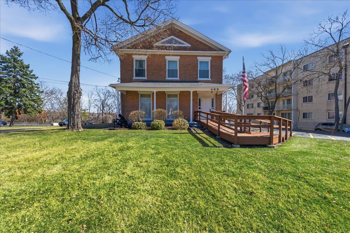 469 N Lake Street — Aurora, IL 60506