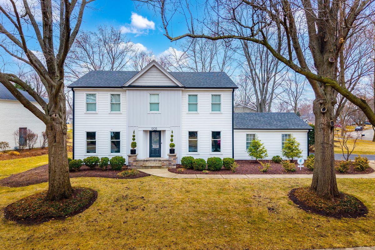 1205 Briergate Drive, Naperville, IL 60563