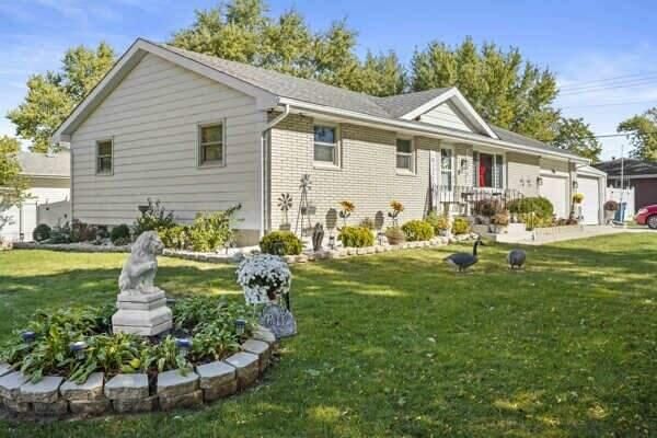 2150 95th Avenue, Crown Point, IN 46307