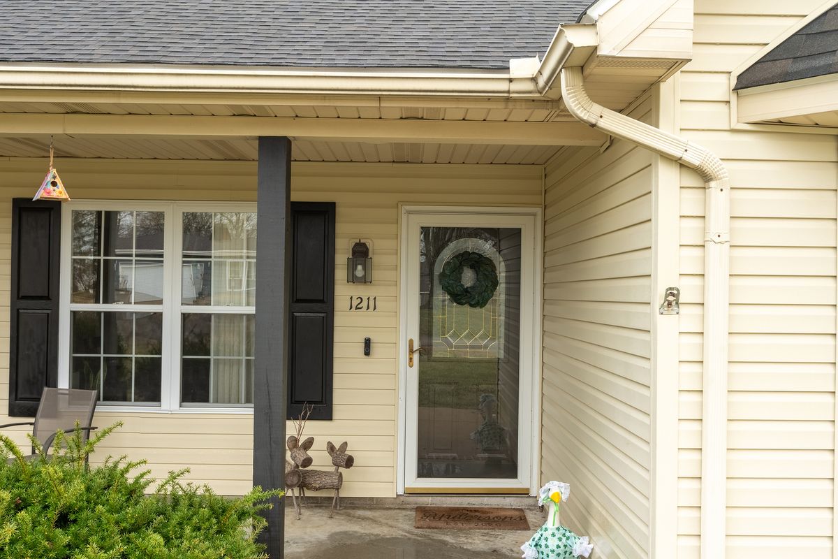 1211 Mockingbird Lane, Carterville, IL 62918