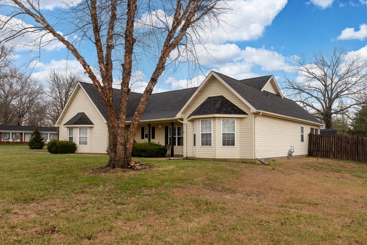 1211 Mockingbird Lane, Carterville, IL 62918