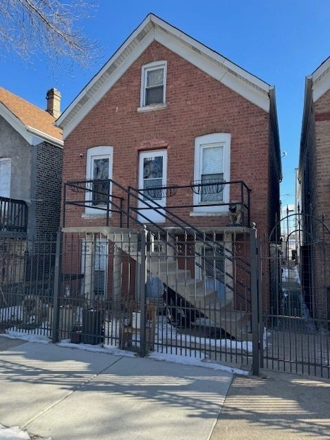 2823 S Troy Street — Chicago, IL 60623