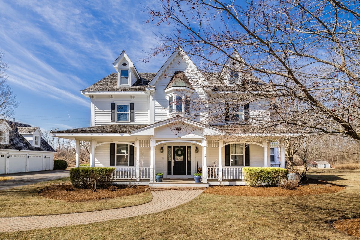 3 Eagle Pointe Drive, Barrington Hills, IL 60010