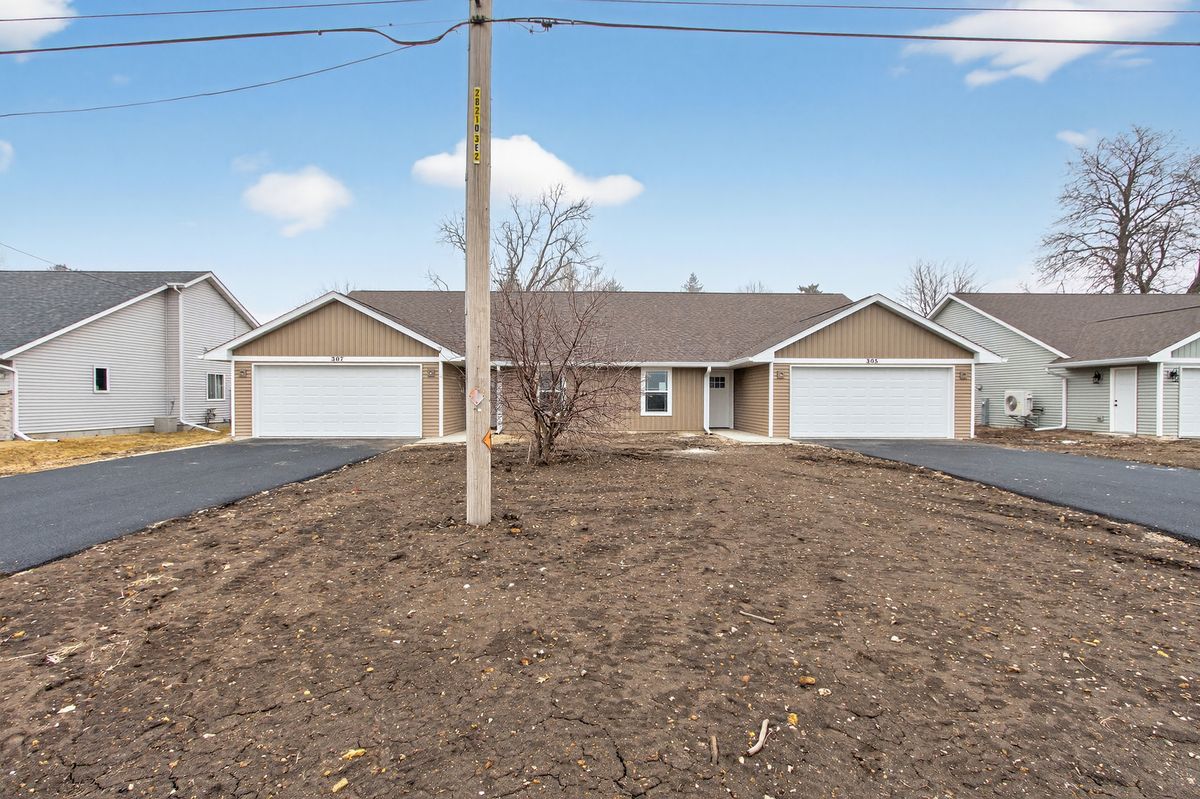 307 W South Street #307, Durand, IL 61024