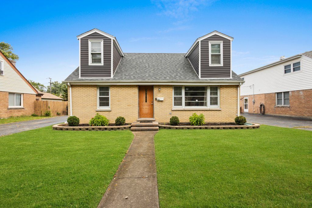 10925 Mcvicker Avenue — Chicago Ridge, IL 60415