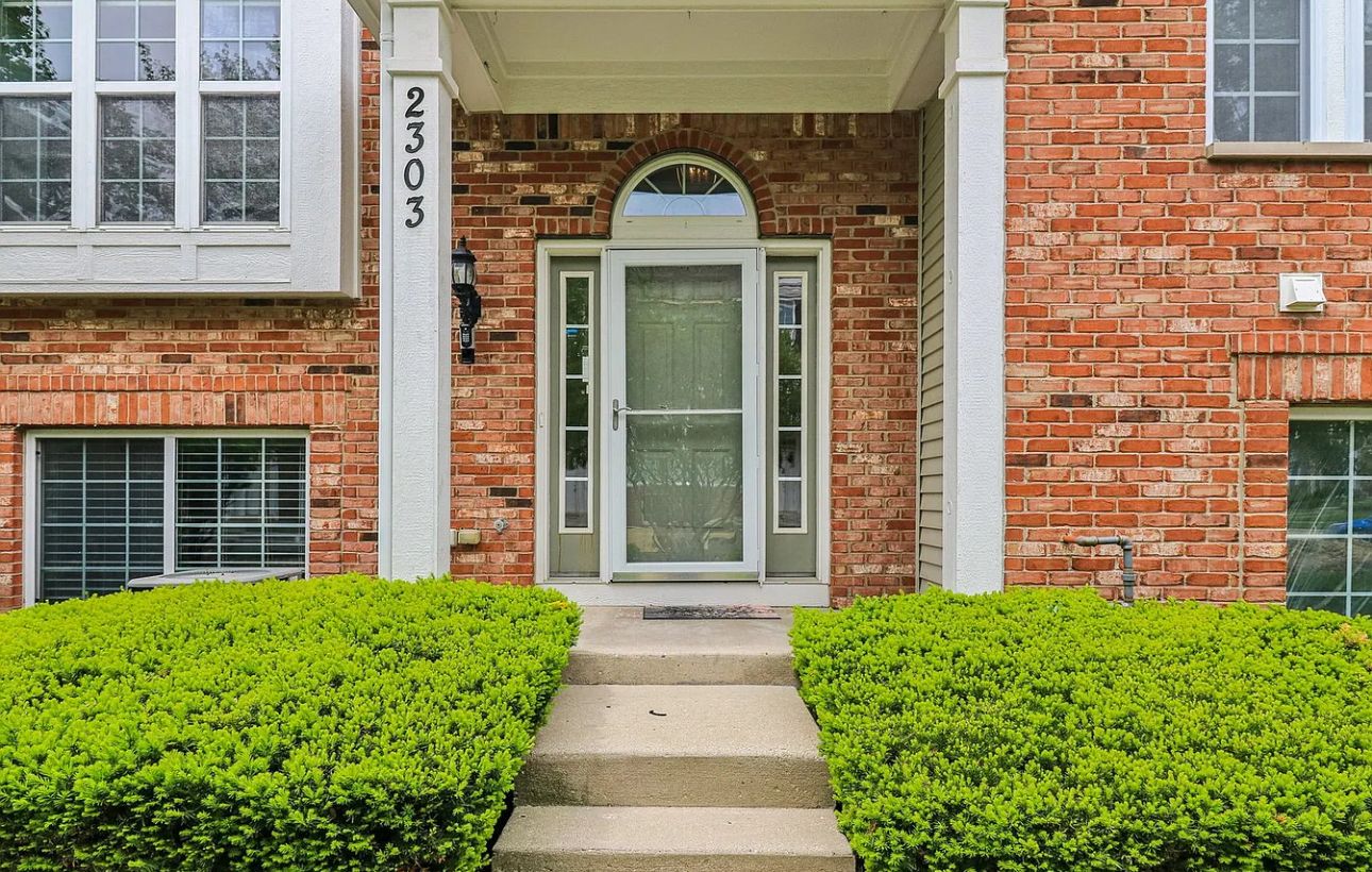 2303 Neubauer Circle — Lindenhurst, IL 60046