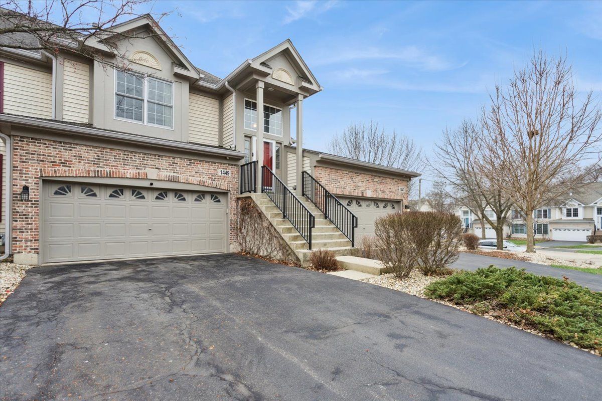 1449 Whitespire Court — Naperville, IL 60565