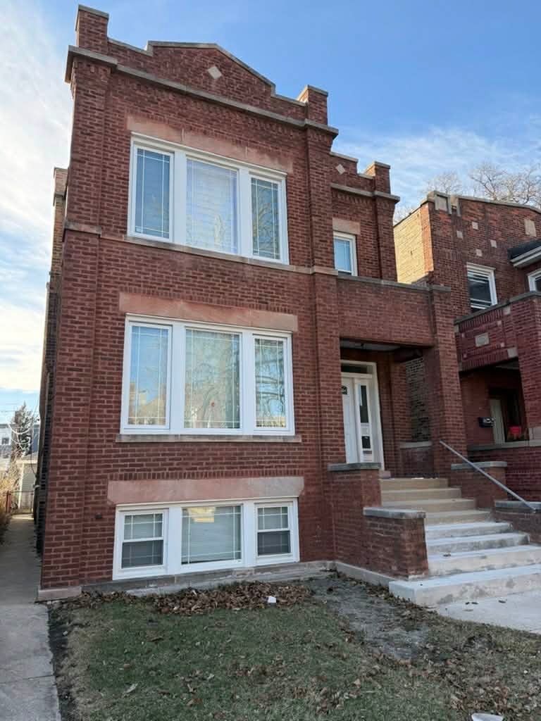2102 Harvey Avenue — Berwyn, IL 60402