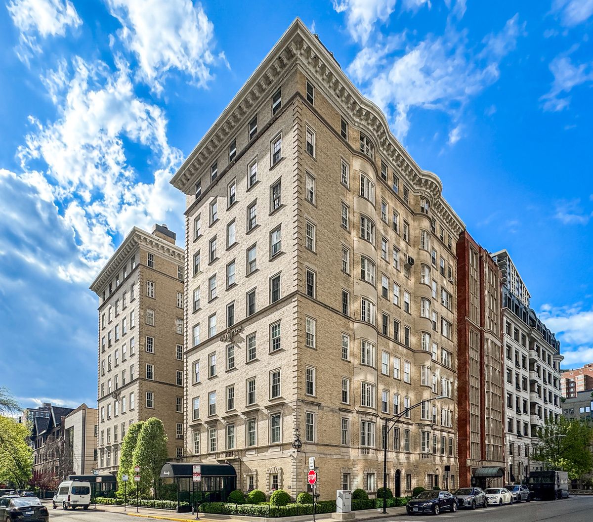 70 Scott Street, Chicago, IL 60610