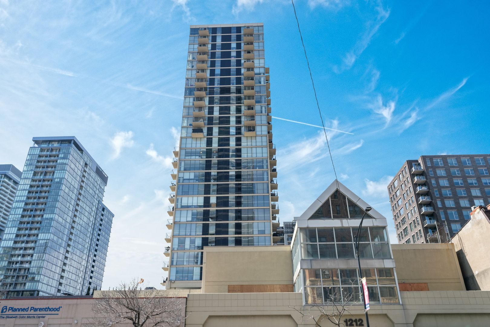 1212 N LASALLE Drive #1206 — Chicago, IL 60610