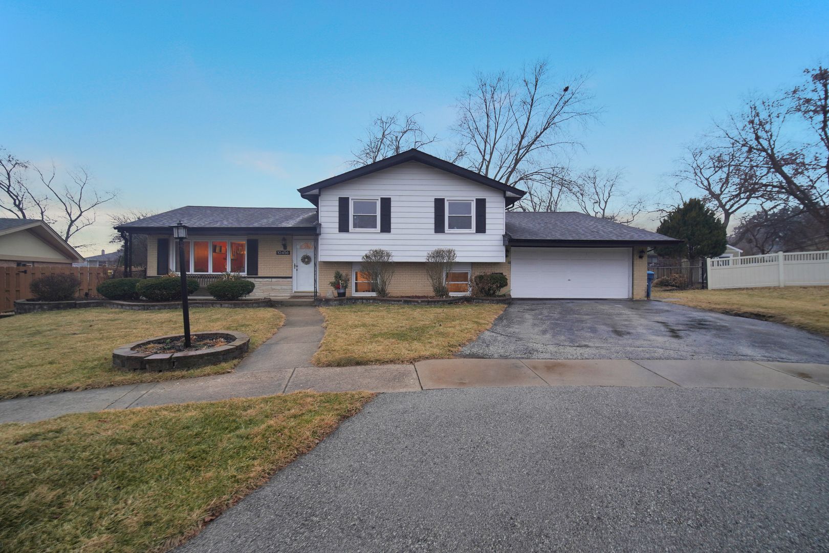 10456 S Stowe Court — Palos Hills, IL 60465