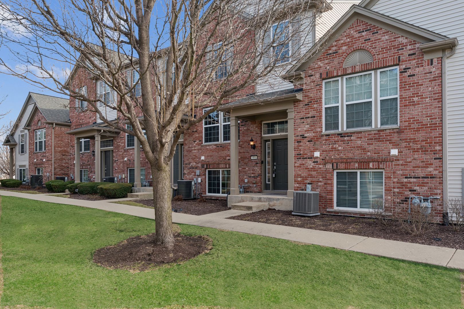 464 Valentine Way — Oswego, IL 60543