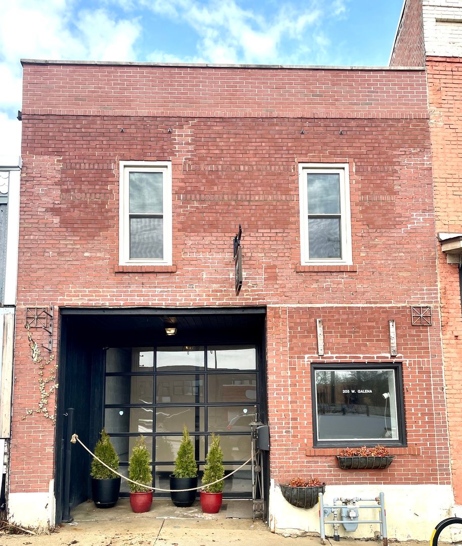 205 Galena Boulevard, Aurora, IL 60506