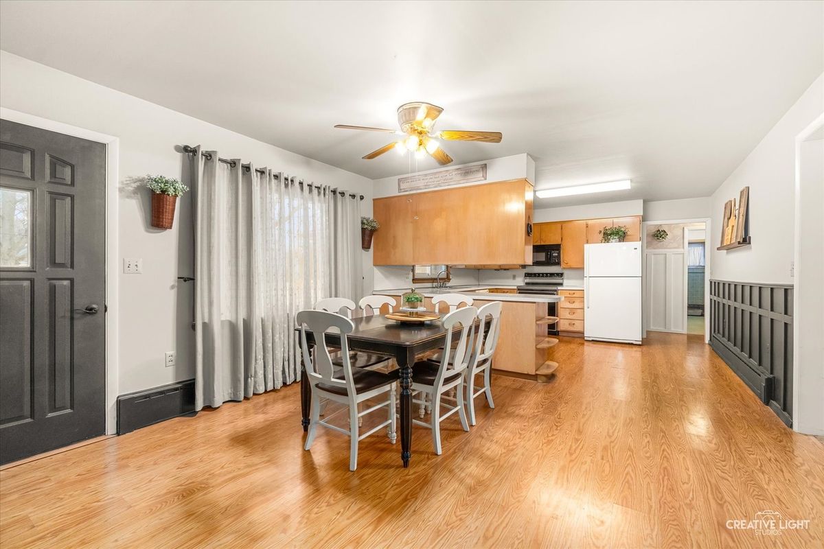 310 E Market Street, Somonauk, IL 60552