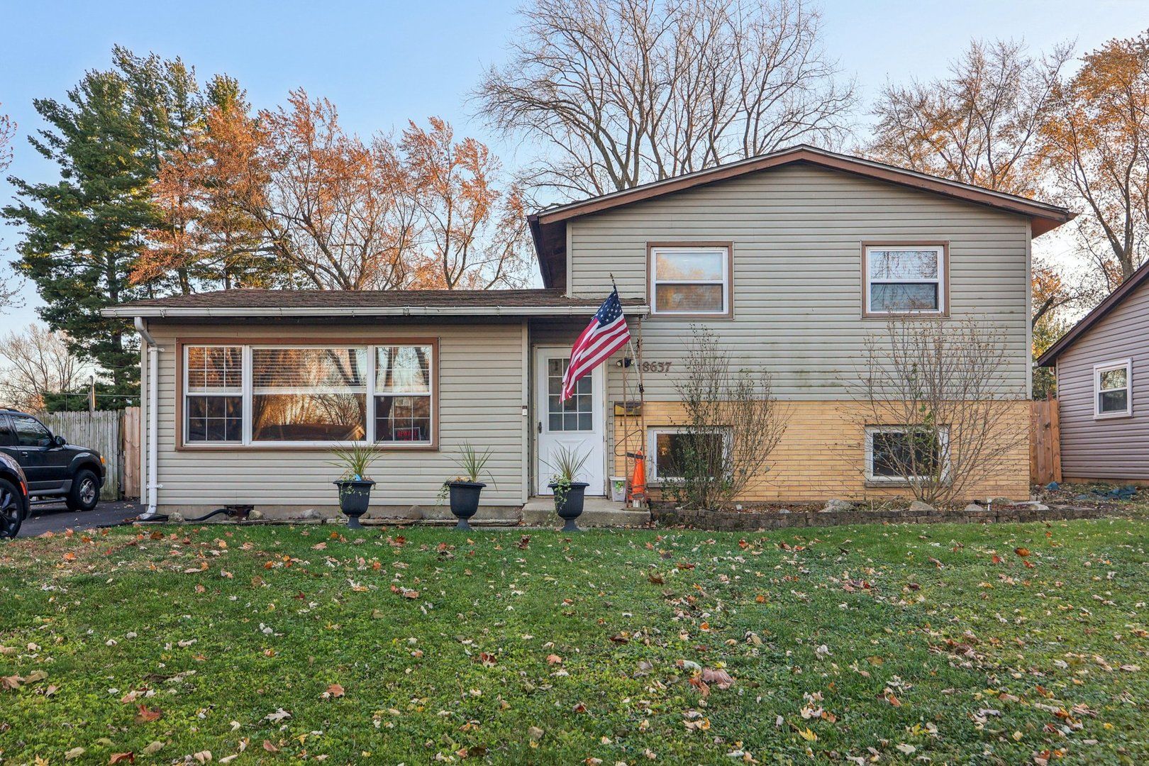 18637 W Karen Lane — Gurnee, IL 60031