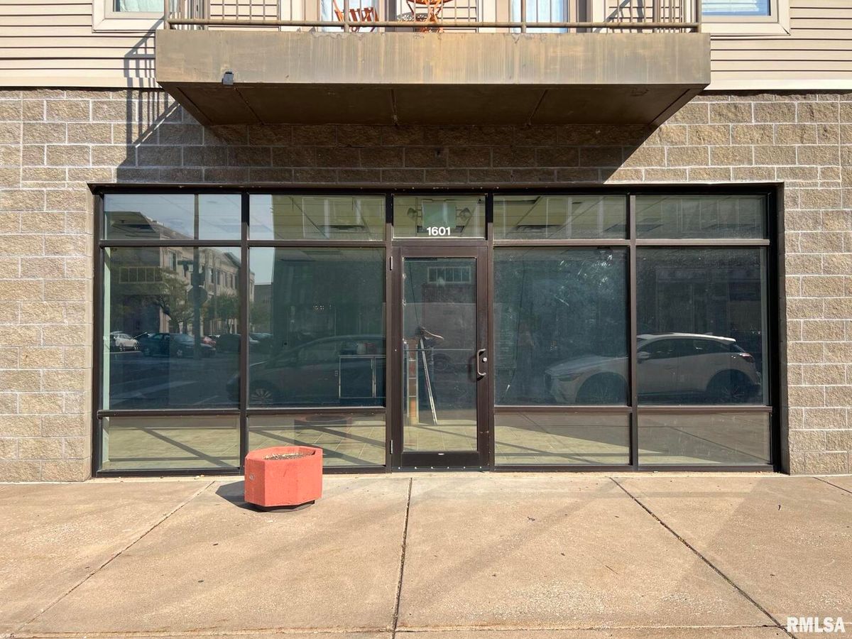 1601 2ND Avenue, Rock Island, IL 61201