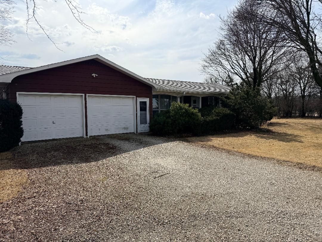 815 W Walnut Street — Oglesby, IL 61348