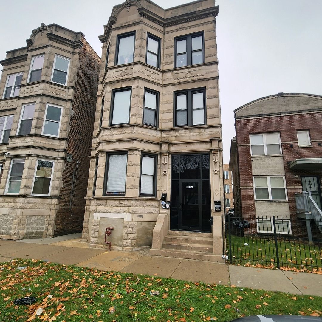 1264 Saint Louis Avenue — Chicago, IL 60623