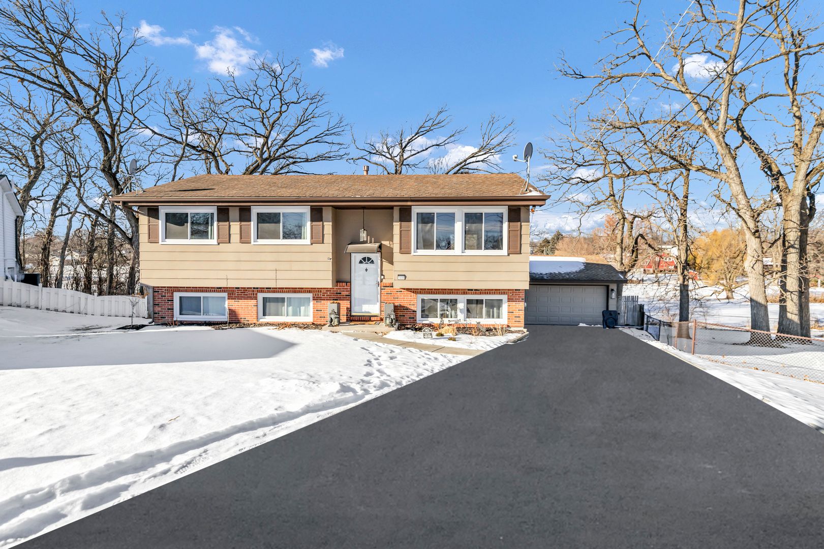 1809 Maplewood Court — Lindenhurst, IL 60046