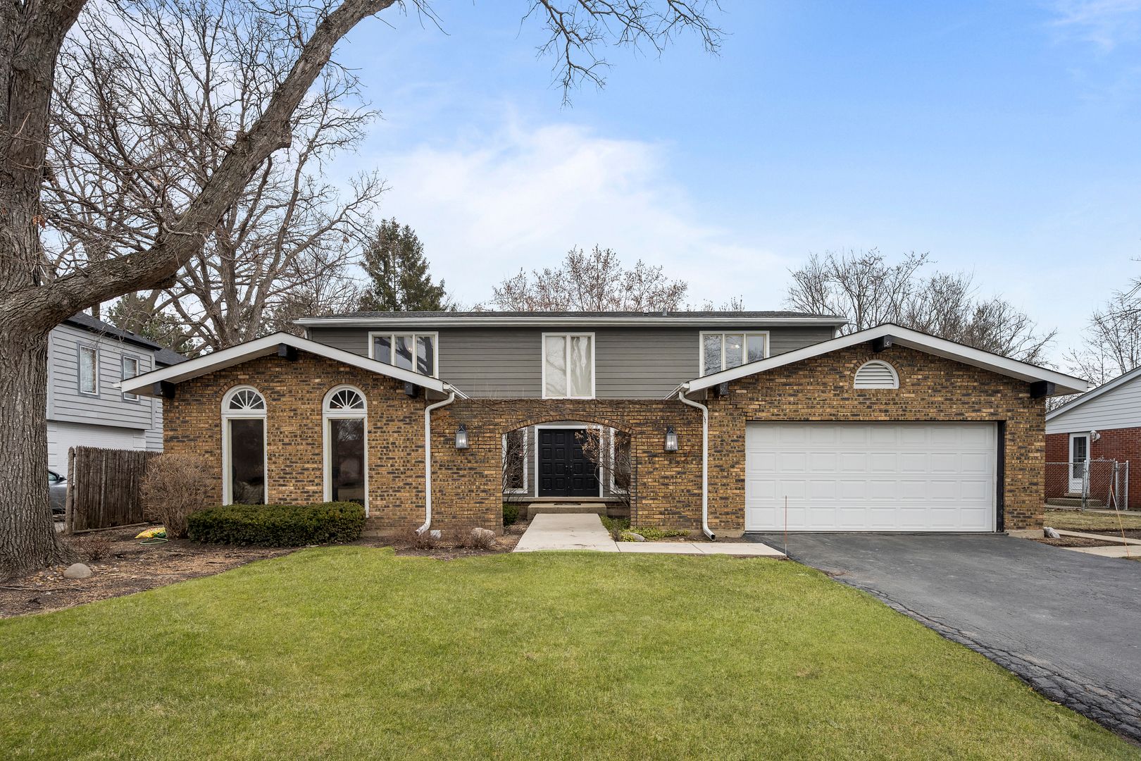 1695 Overland Trail — Deerfield, IL 60015