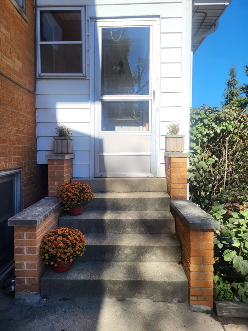 8435 S 81st Avenue #1 — Justice, IL 60458