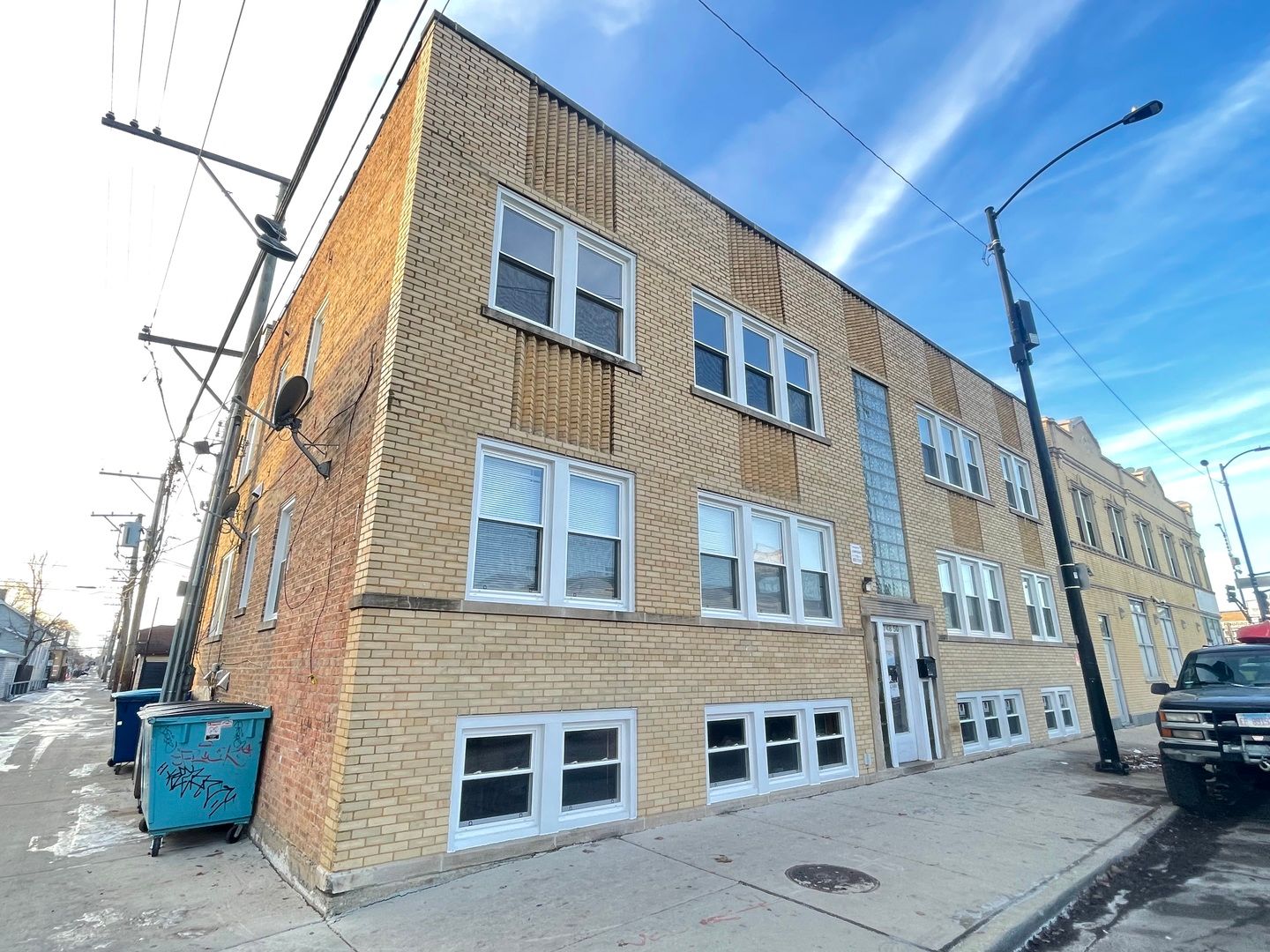 2748 N Austin Avenue — Chicago, IL 60639