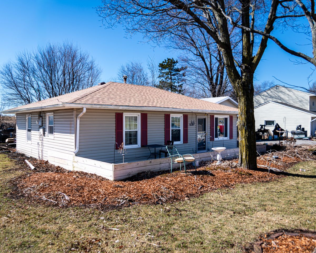 13610 137th Avenue, Taylor Ridge, IL 61284