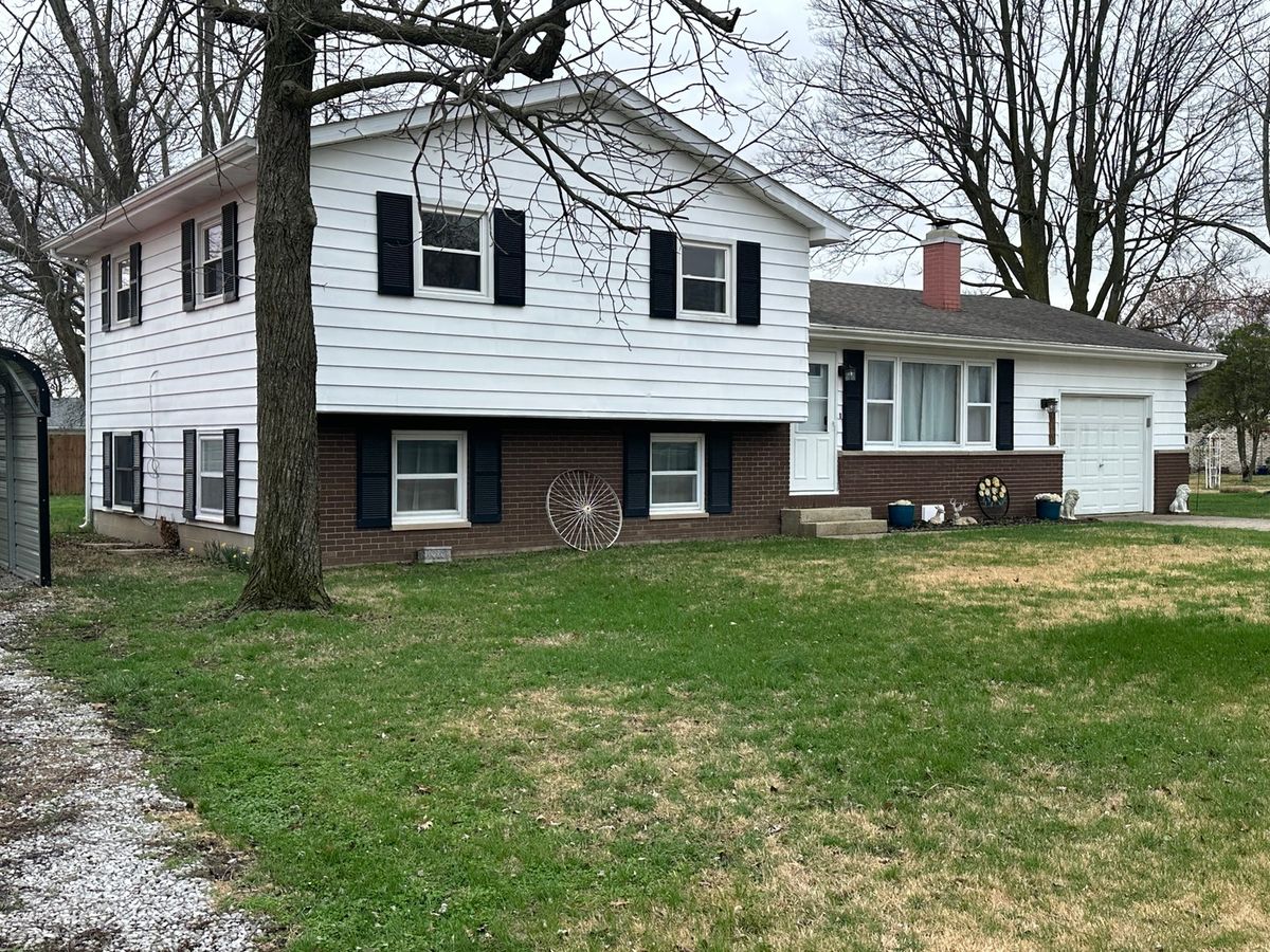 6049 E Flyers Drive, Woodlawn, IL 62898