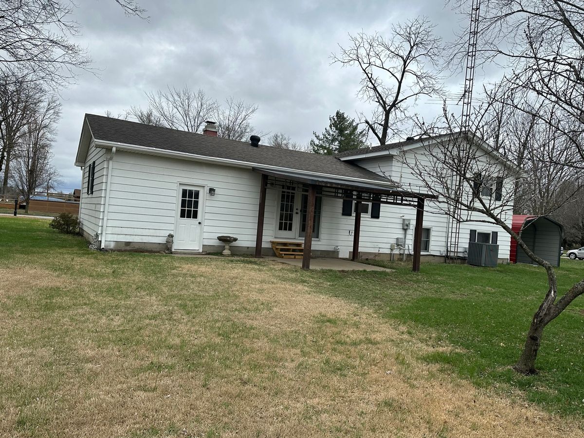 6049 E Flyers Drive, Woodlawn, IL 62898
