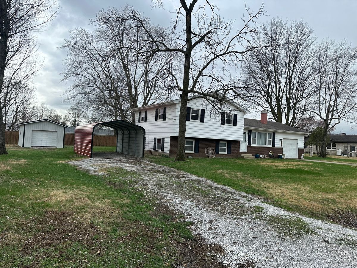 6049 E Flyers Drive, Woodlawn, IL 62898