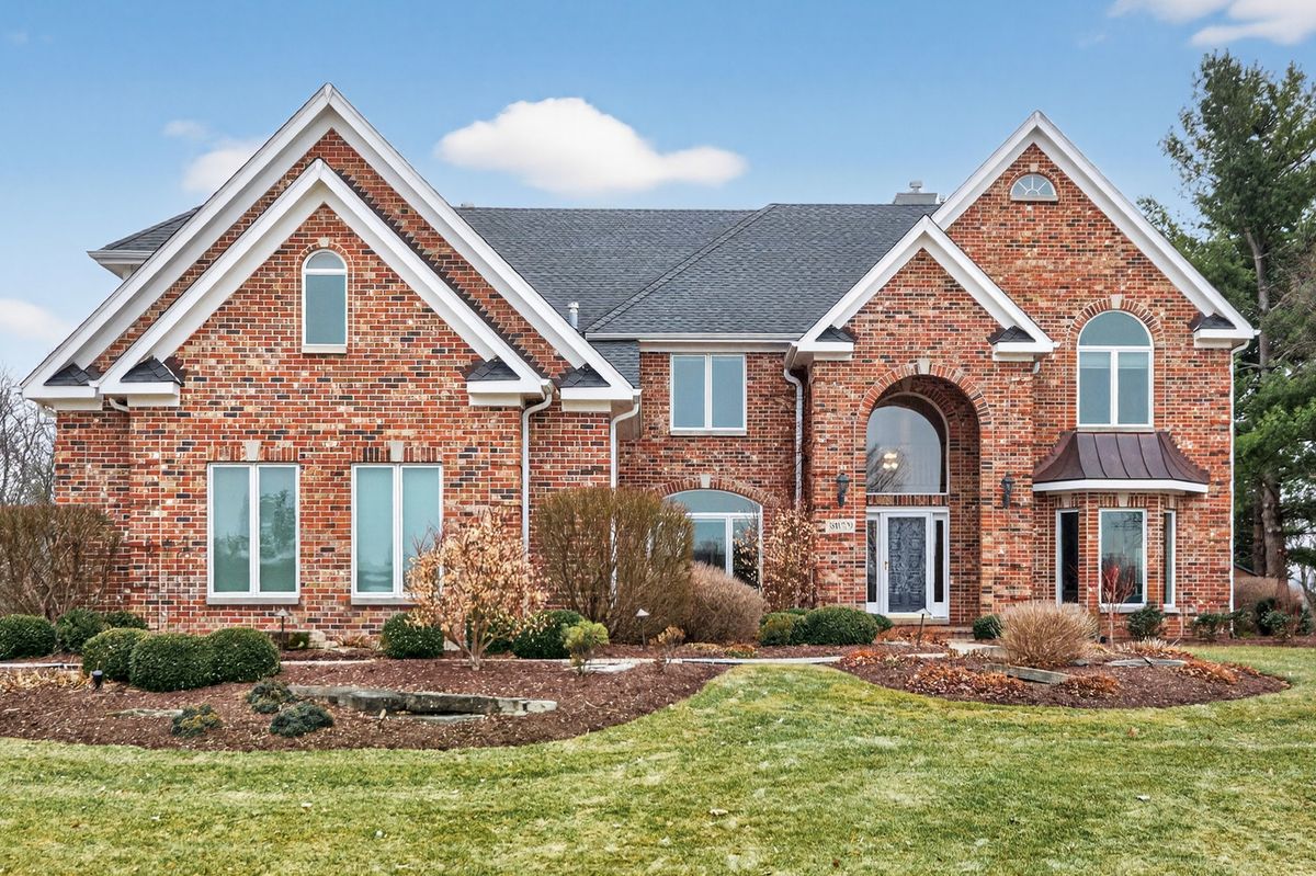 38W509 Golfview Court, St. Charles, IL 60175