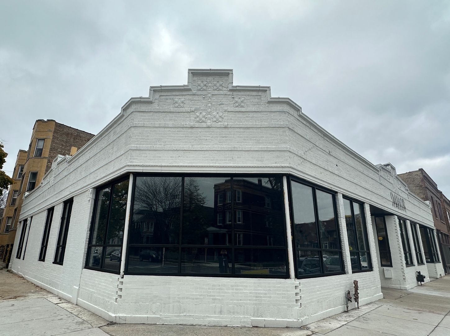 3652 W Wrightwood Avenue — Chicago, IL 60647