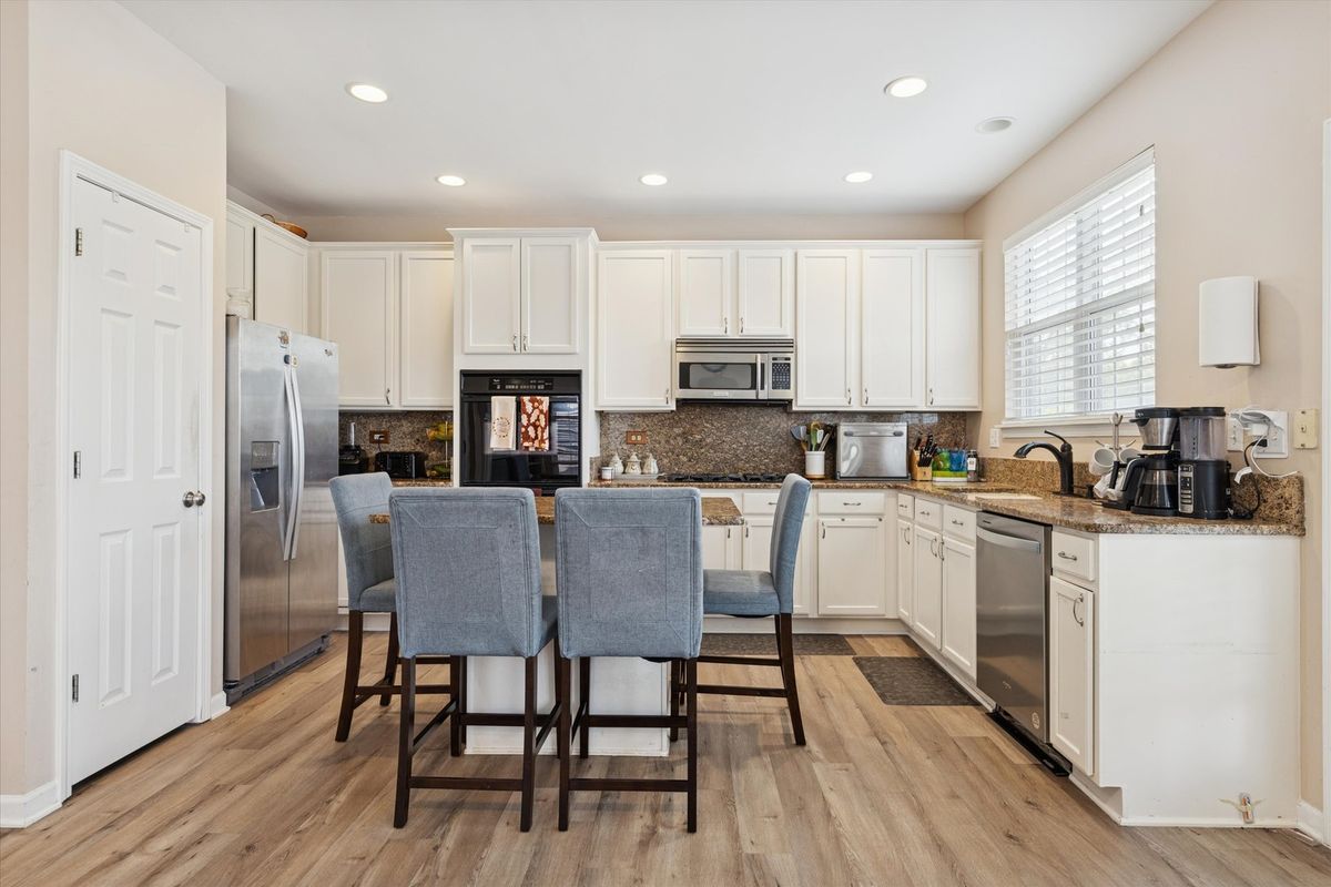 1618 Astor Avenue, Oakbrook Terrace, IL 60181